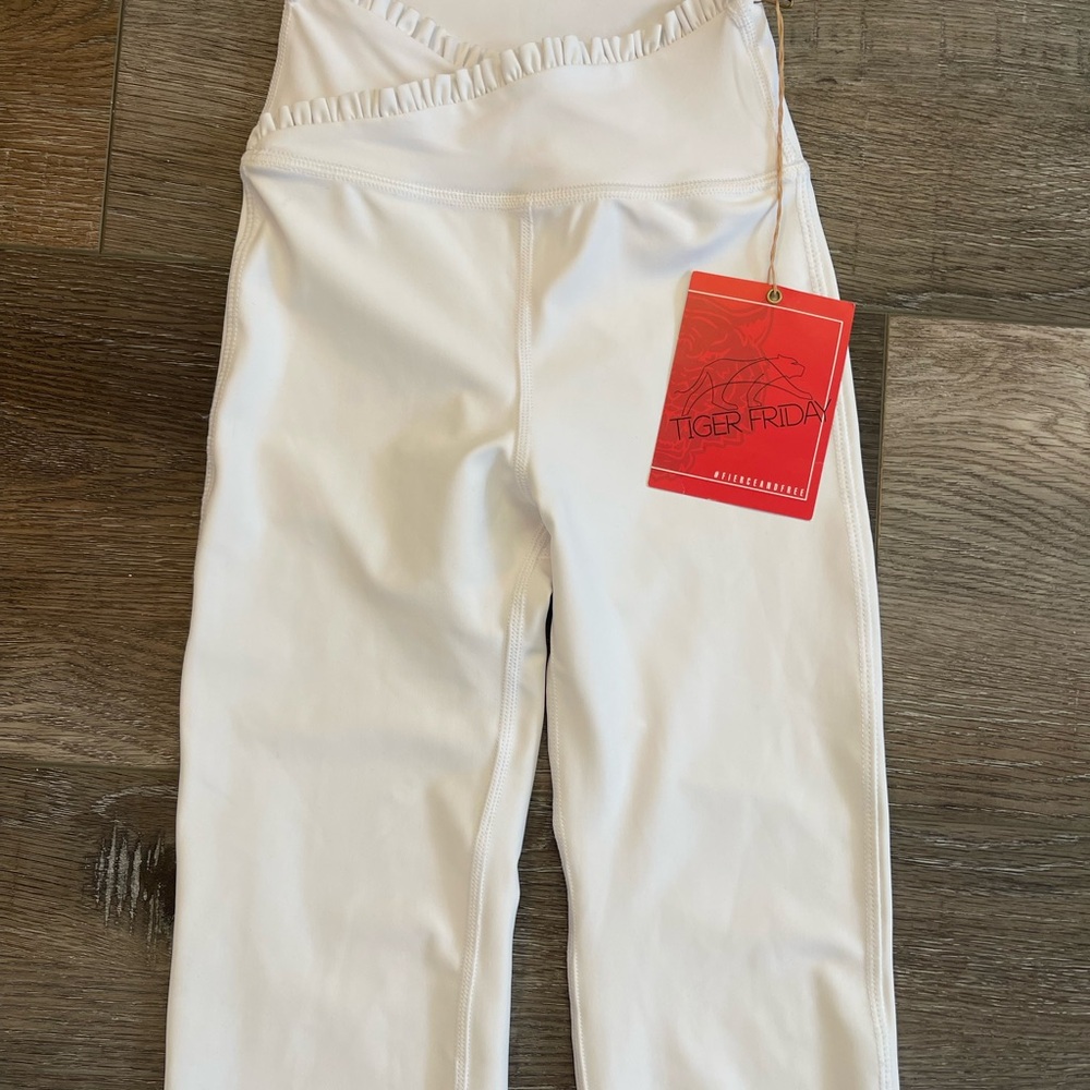 Tiger Friday White Kids Leggings NWT size XL - Picture 2 of 3